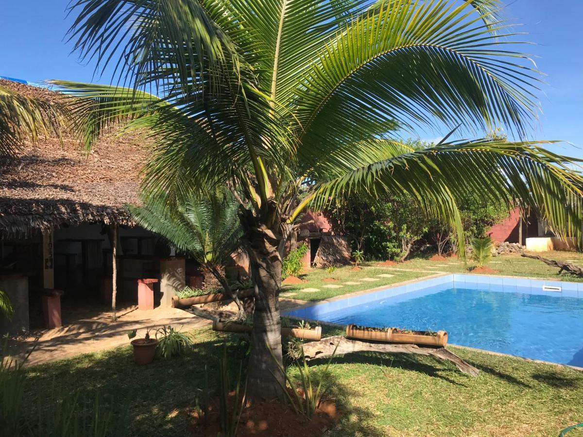 Bed and Breakfast Le Trou Normand Antsiranana Esterno foto