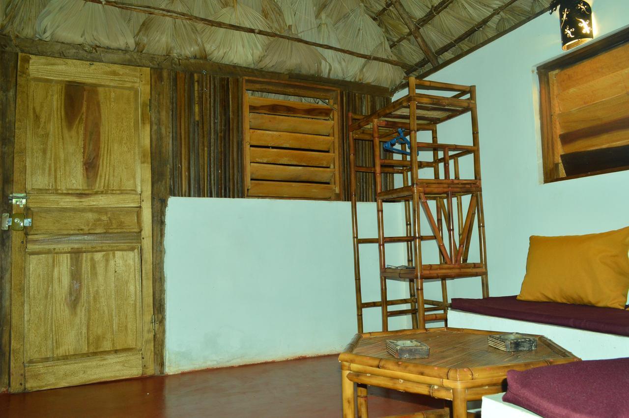 Bed and Breakfast Le Trou Normand Antsiranana Esterno foto